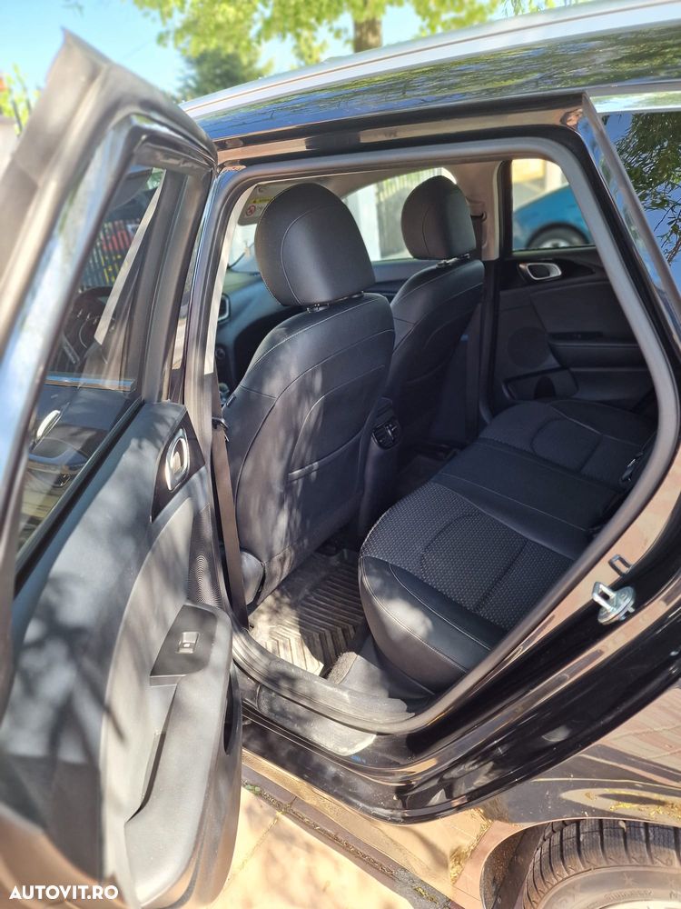 Kia Ceed SW 1.6 CRDi DCT Platinum Edition - 34