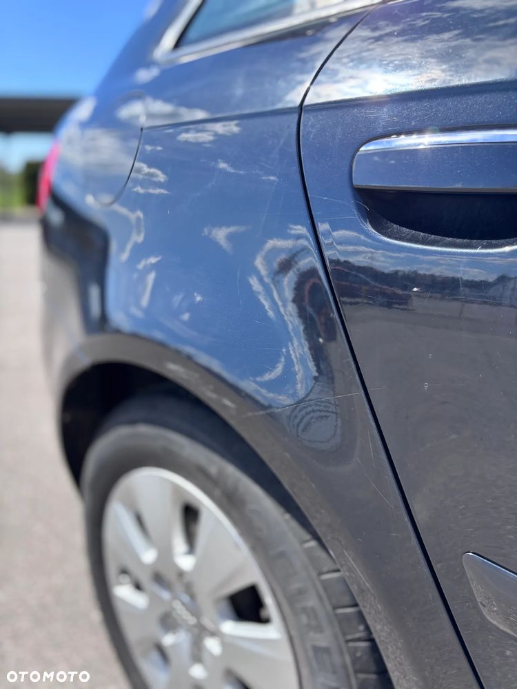 Audi A3 Sportback 1.6 TDI DPF Ambiente - 23