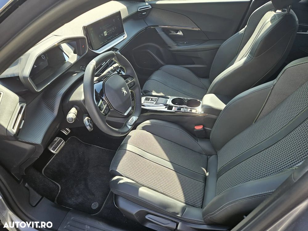Peugeot 2008 GT - 9