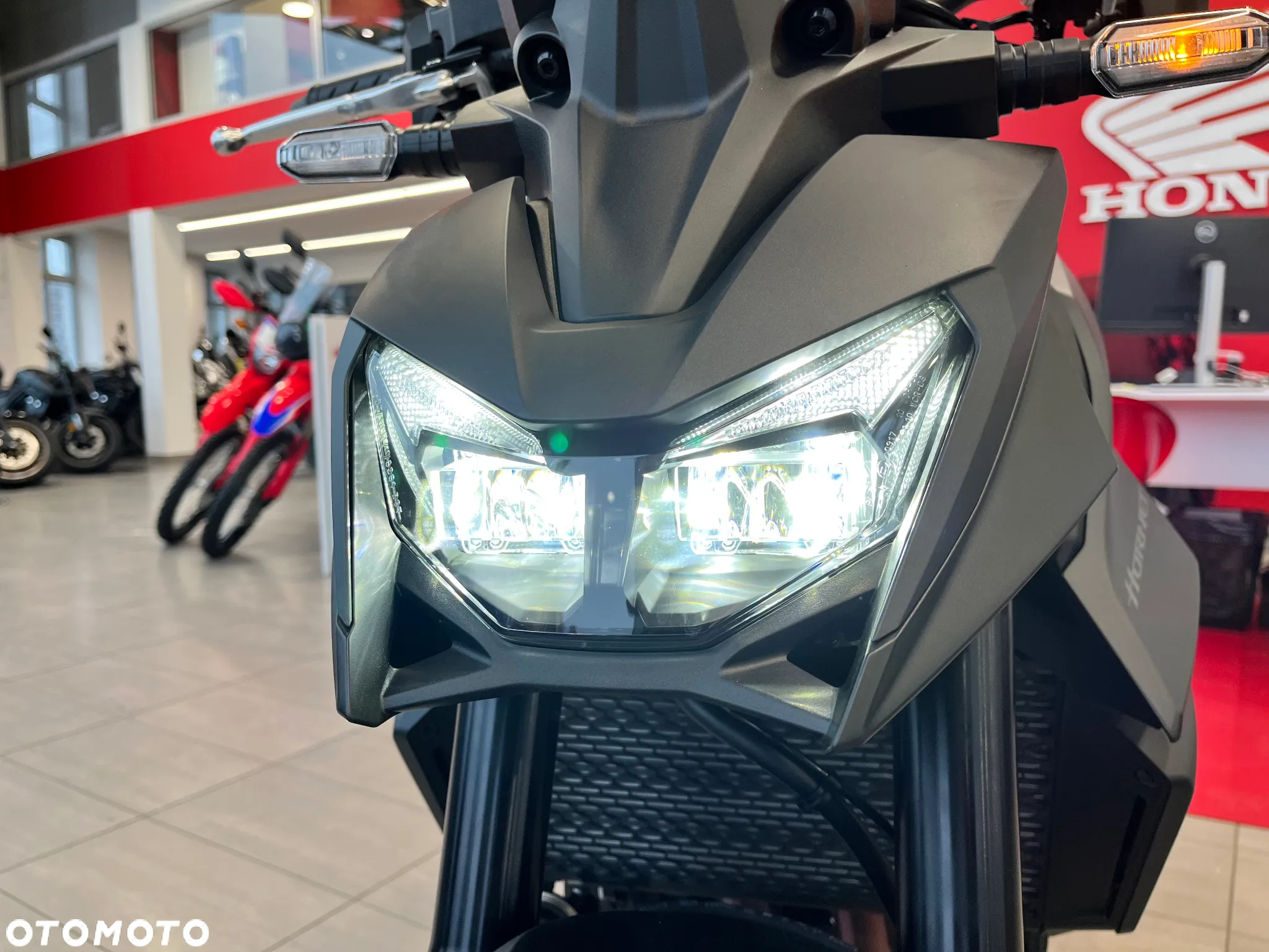 Honda CB - 15