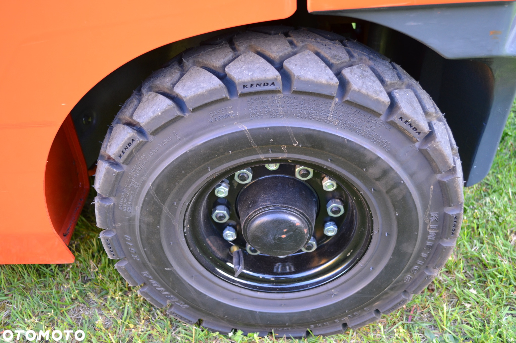 Toyota 8FGF15 ,rok 2017 ,1366 godzin ,kupiony u dealera w Polsce, przesuw boczny, stan idealny , Toyota 35 - 21