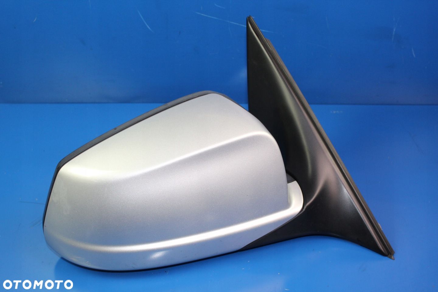 BMW 5 F10 F11 LUSTERKO PRAWE KOMPLETNE 5 PIN TITAN - 1