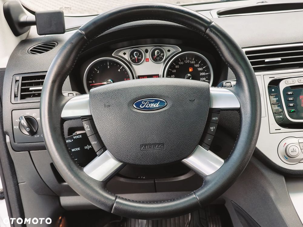 Ford Kuga 2.0 TDCi 2x4 Titanium - 33
