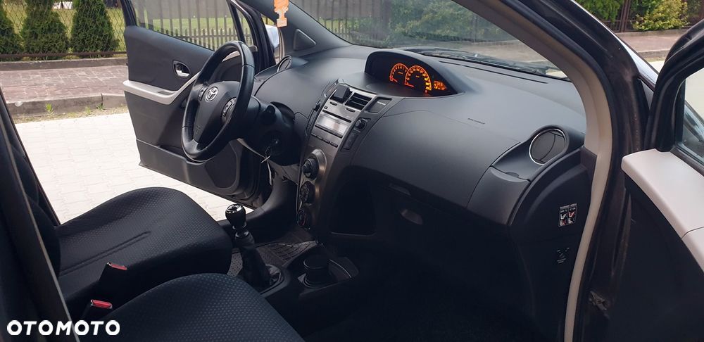 Toyota Yaris 1.33 VVT-i Sol - 8
