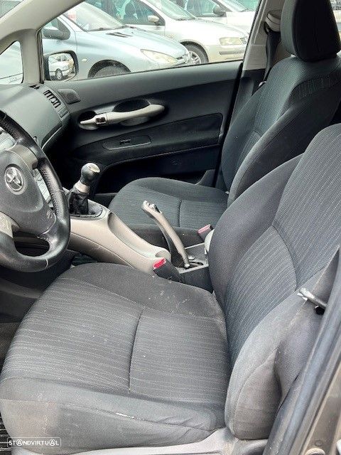 Toyota Auris 1.4 VVT-i AC - 15