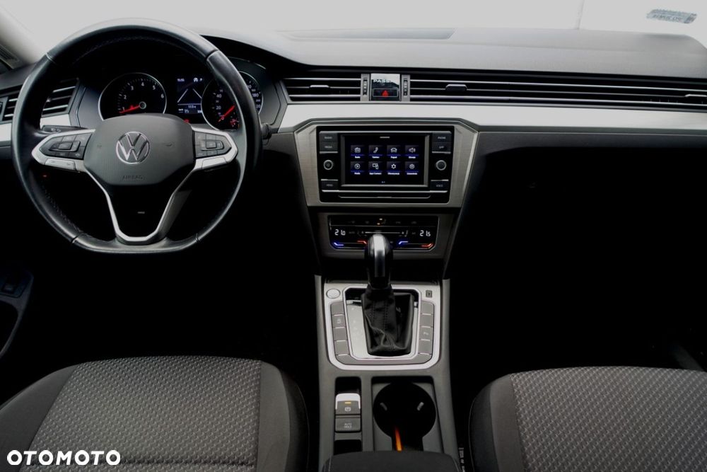 Volkswagen Passat - 10