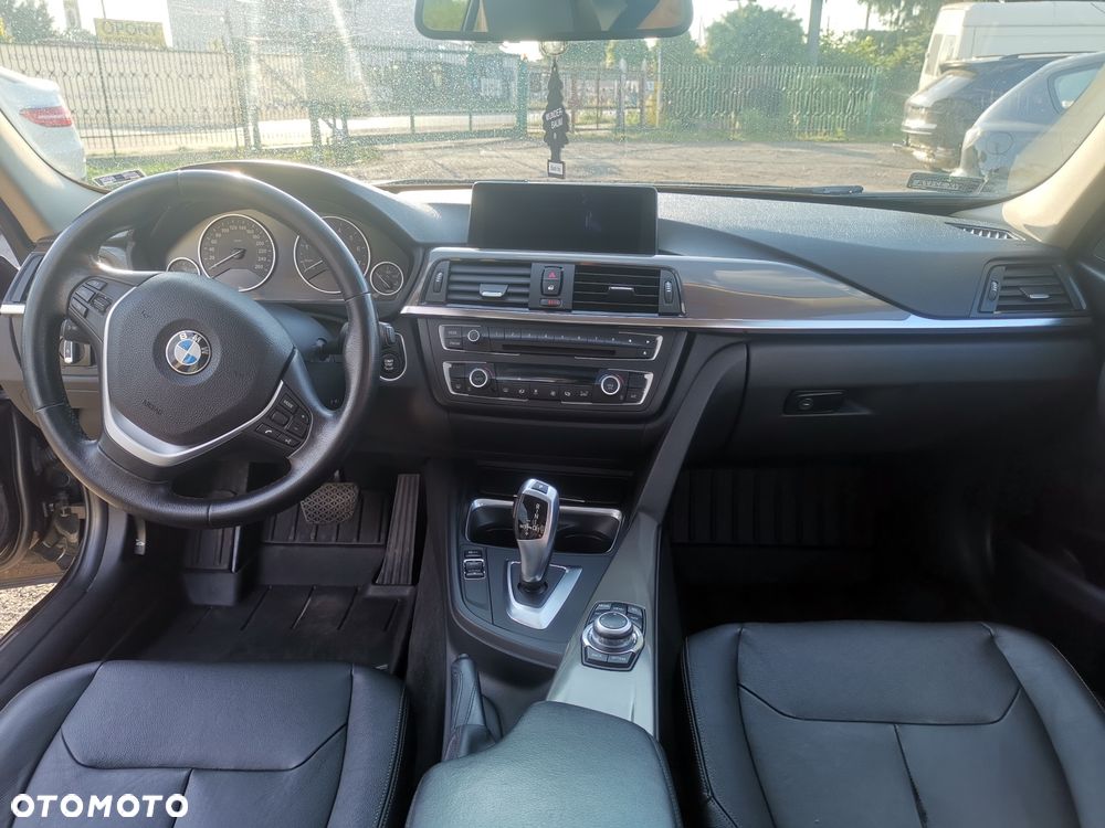 BMW Seria 3 328i xDrive Luxury Line - 10