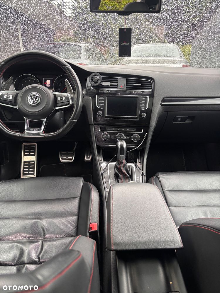 Volkswagen Golf - 14