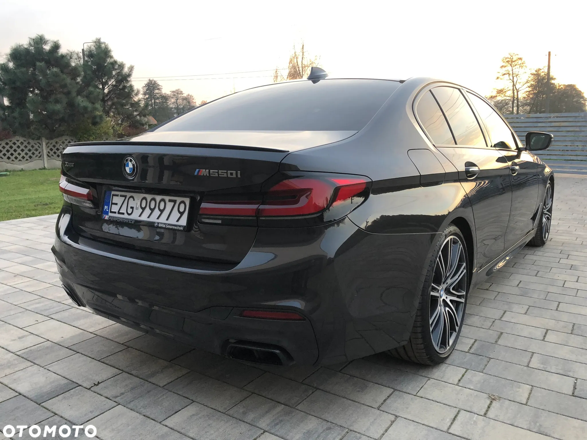 BMW Seria 5 M550i xDrive sport - 4