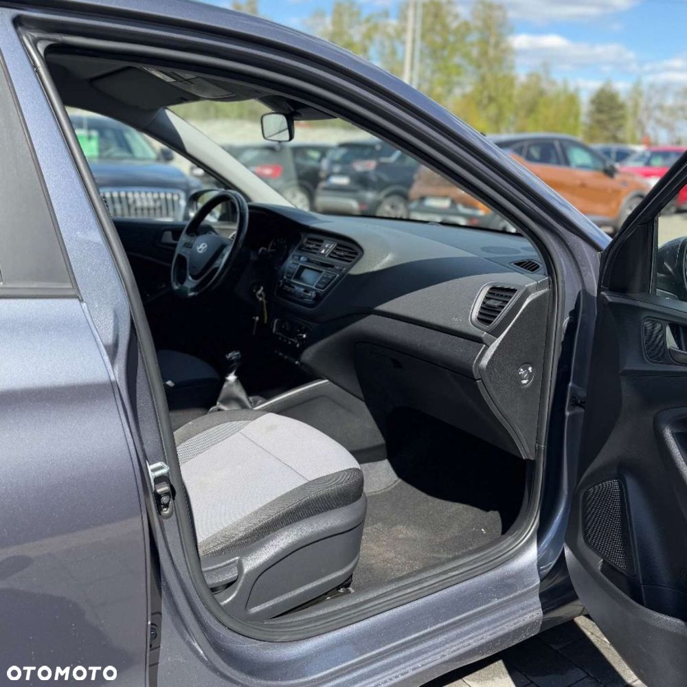 Hyundai i20 - 33