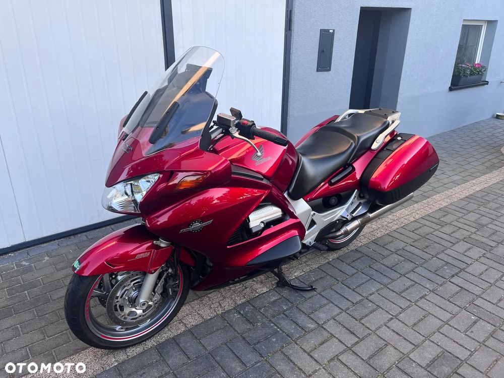 Honda ST - 9