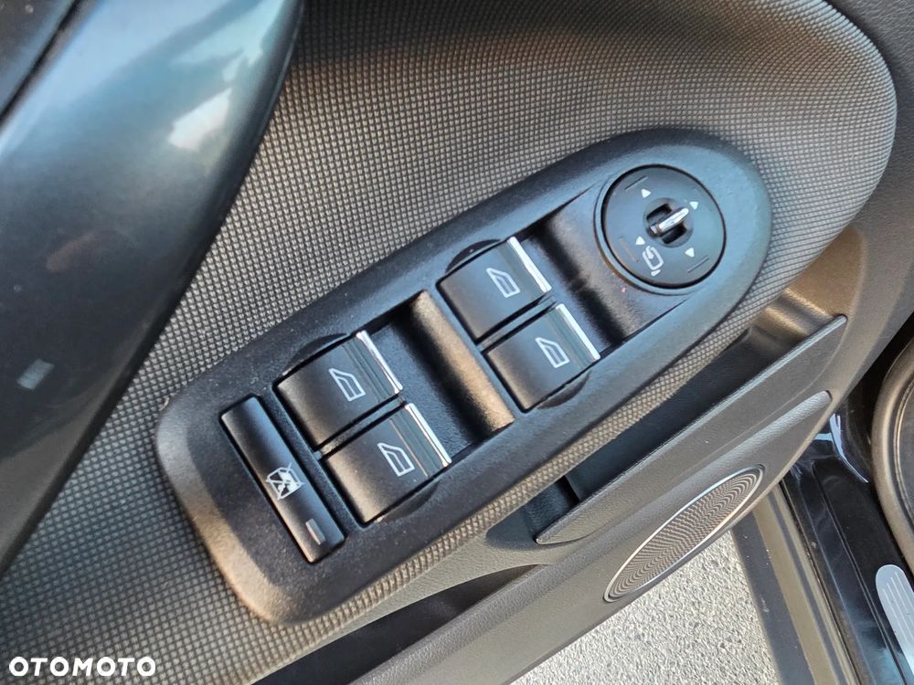 Ford Kuga 2.0 TDCi 4x4 Titanium - 17