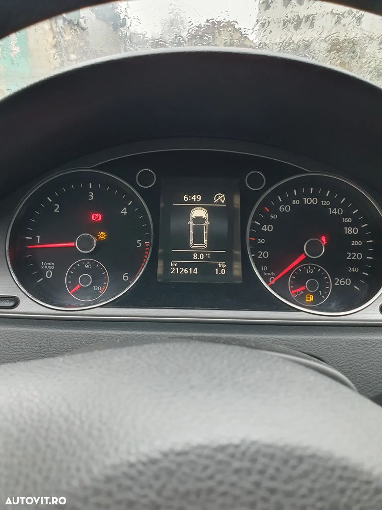 Volkswagen Passat 2.0 TDI 4Motion BlueMotion Technology Comfortline - 11