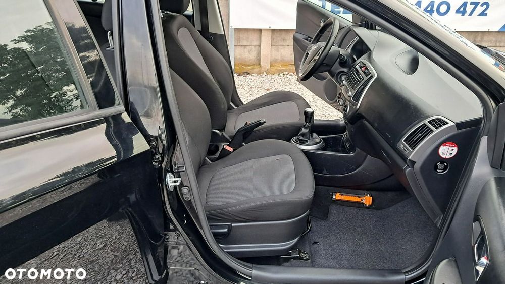 Hyundai i20 1.2 Trend - 23