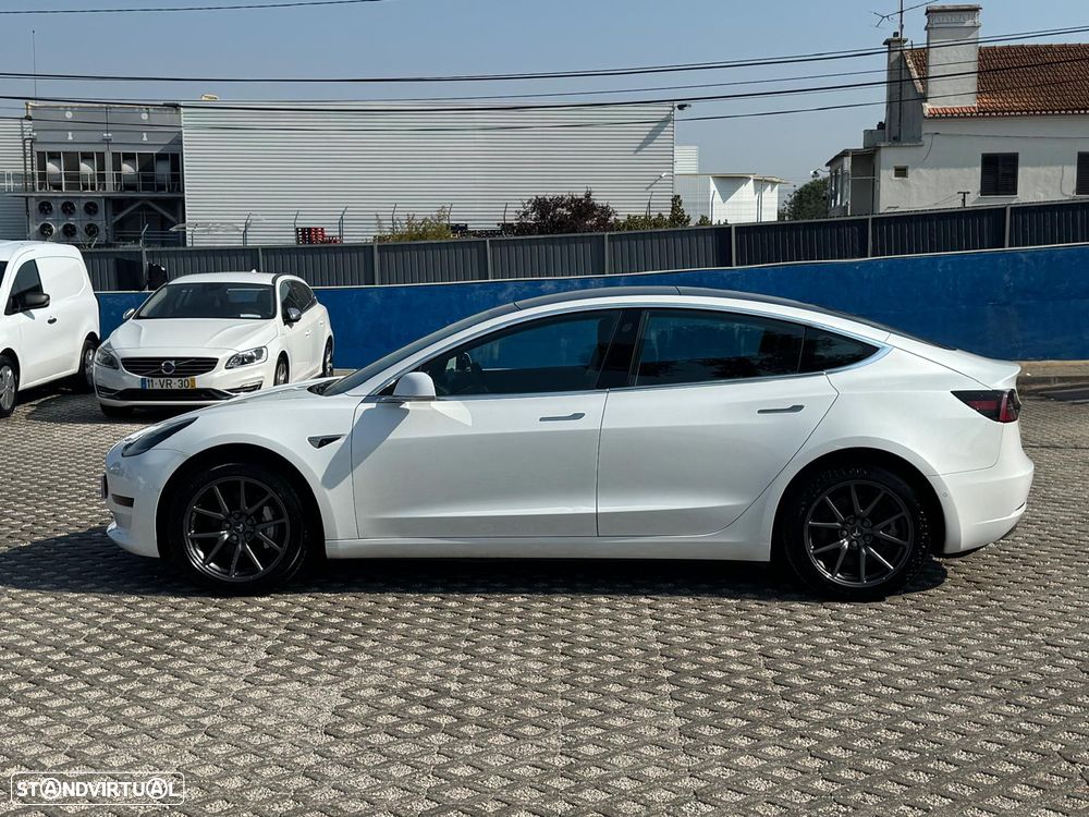 Tesla Model 3 - 11