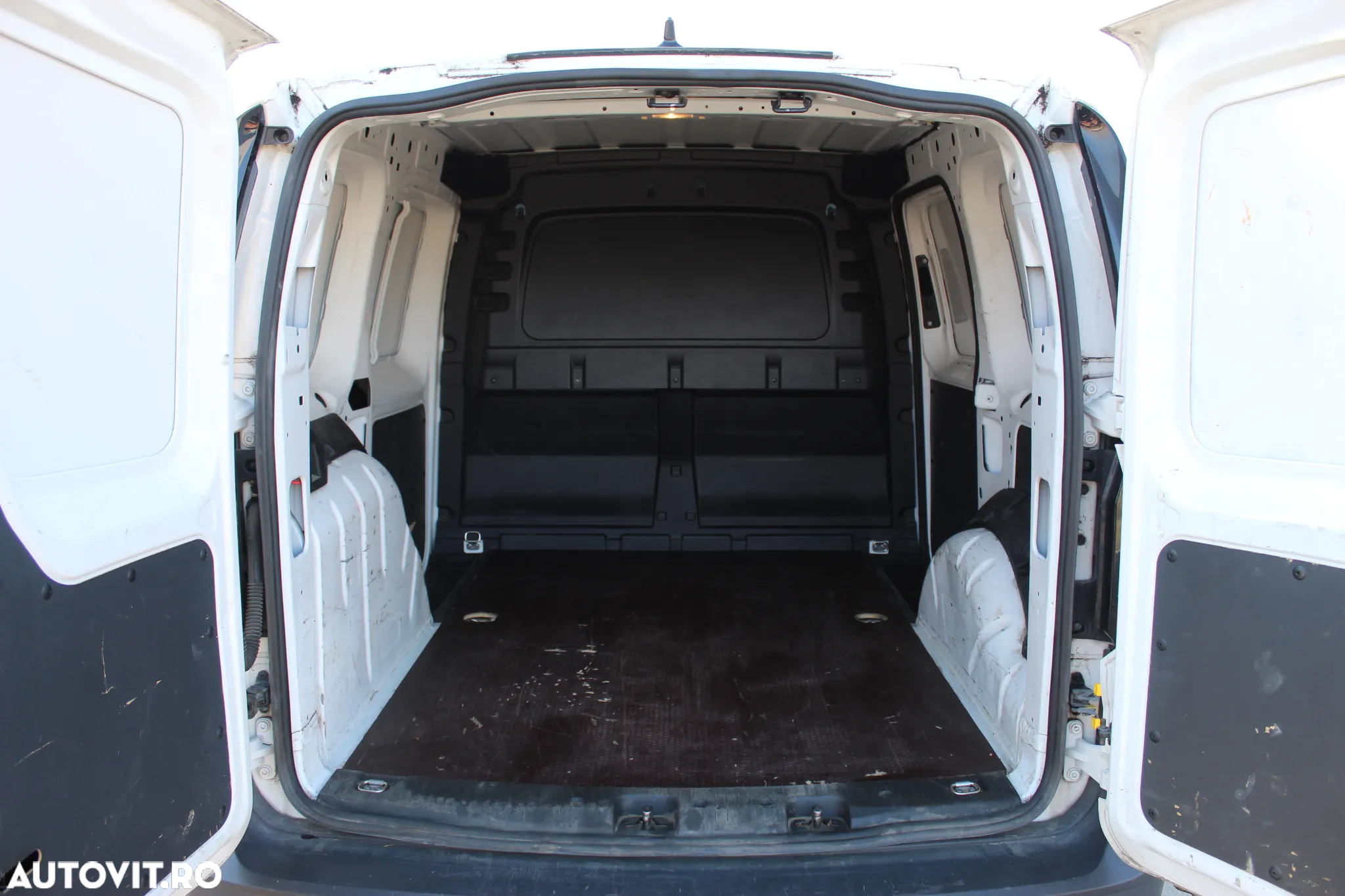Volkswagen Caddy Cargo 2.0 TDI 75 kW - 29