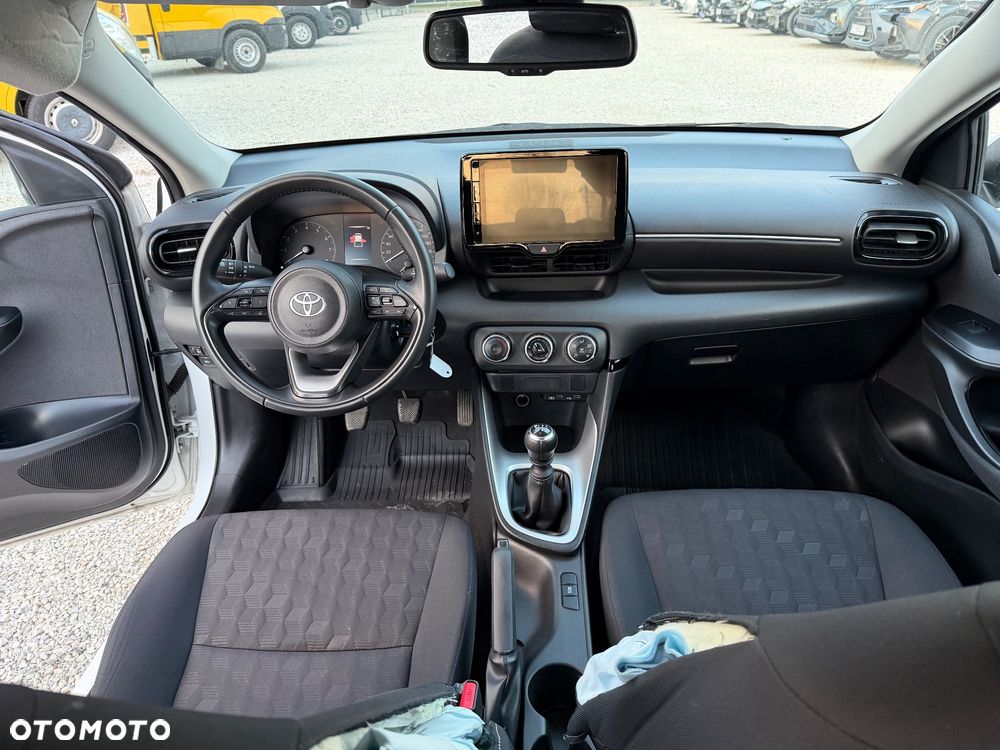 Toyota Yaris 1.5 Comfort - 24