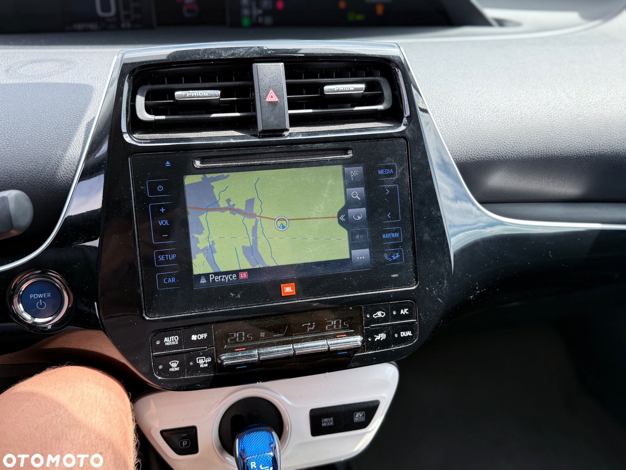 Toyota Prius 1.8 Hybrid Executive - 24
