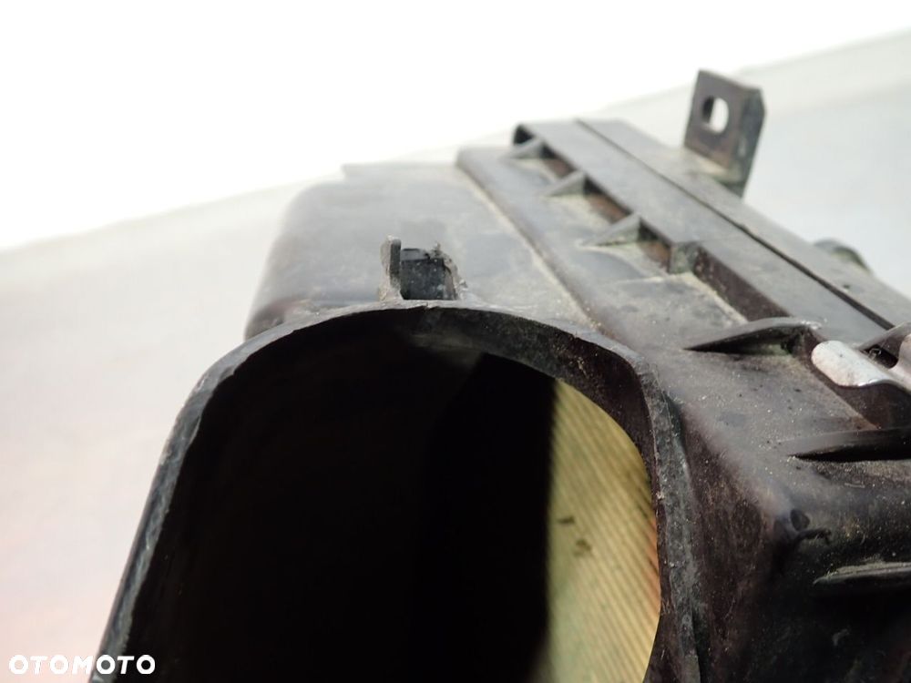 OBUDOWA FILTRA POWIETRZA NISSAN JUKE I  1KB2A   8200682558 - 7