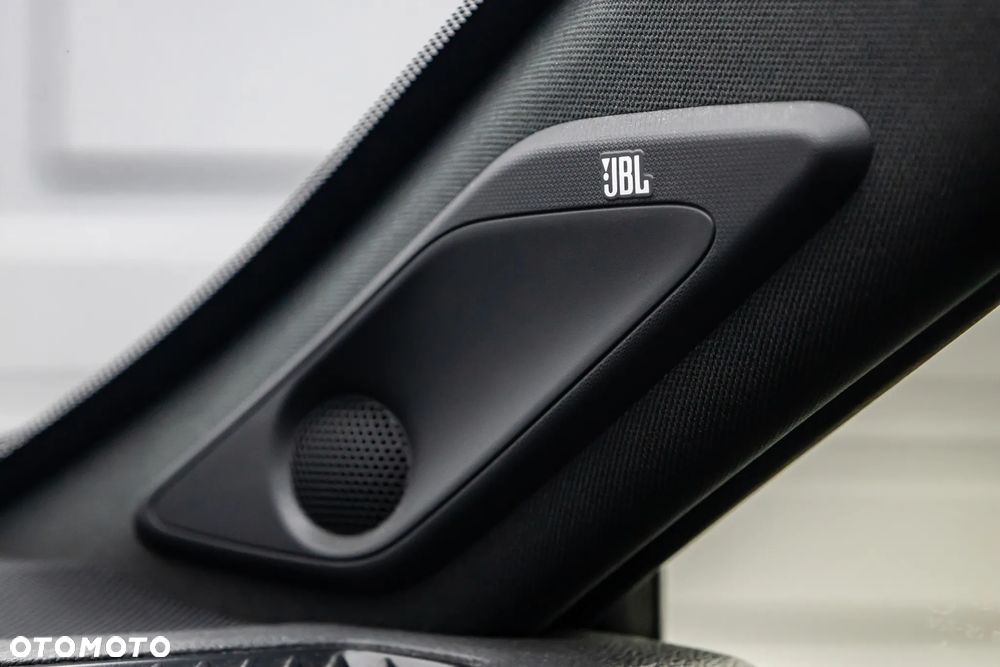 Toyota RAV4 2.5 Hybrid Black Edition by JBL 4x4 - 27