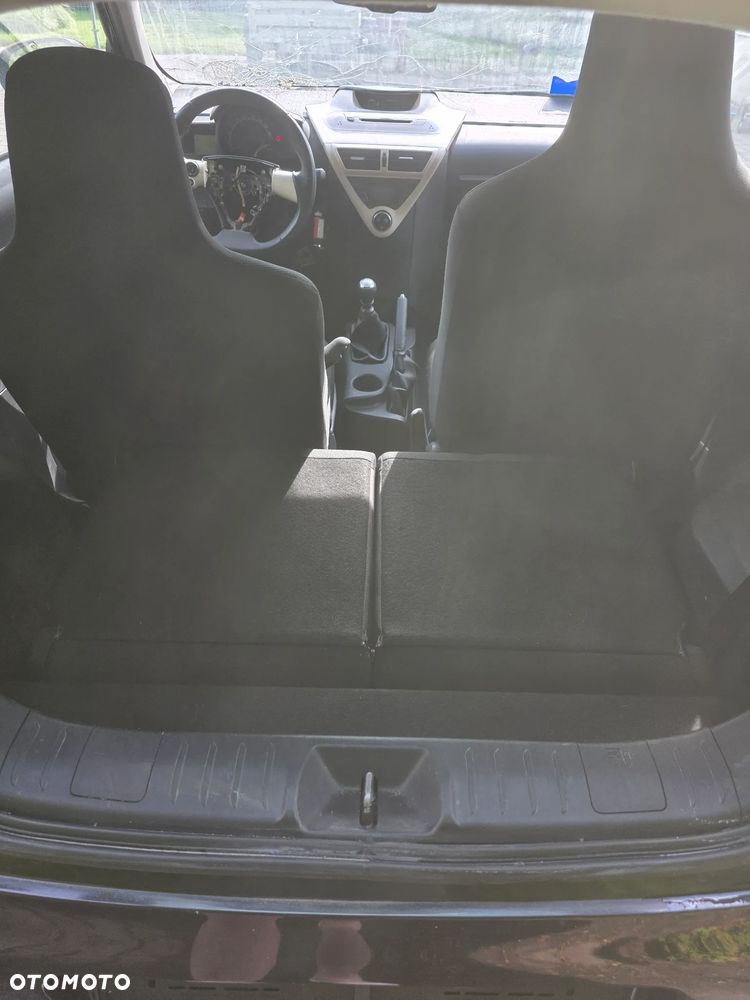 Toyota iQ 1.0 Sol - 17
