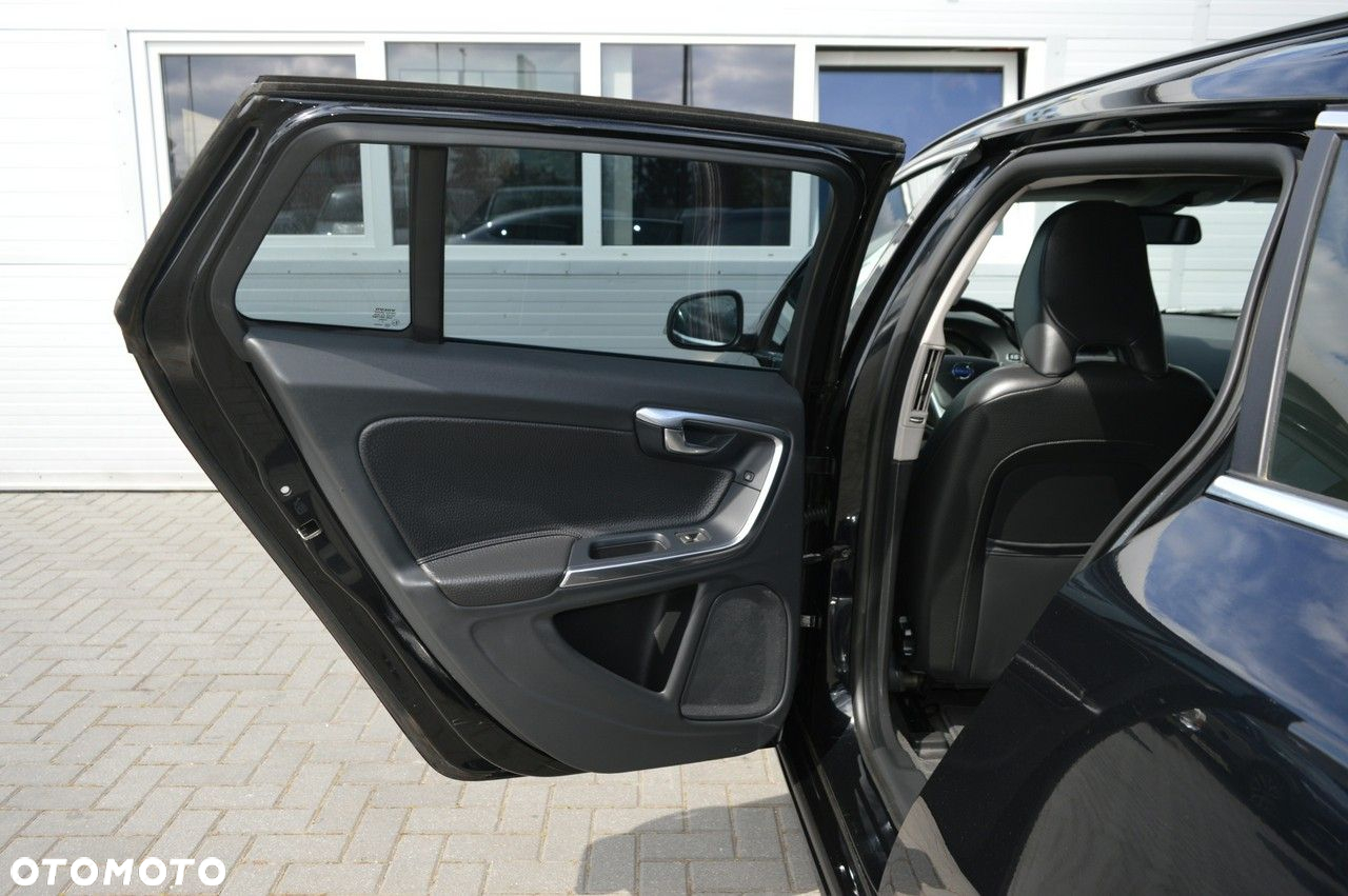 Volvo V60 D3 Momentum - 37