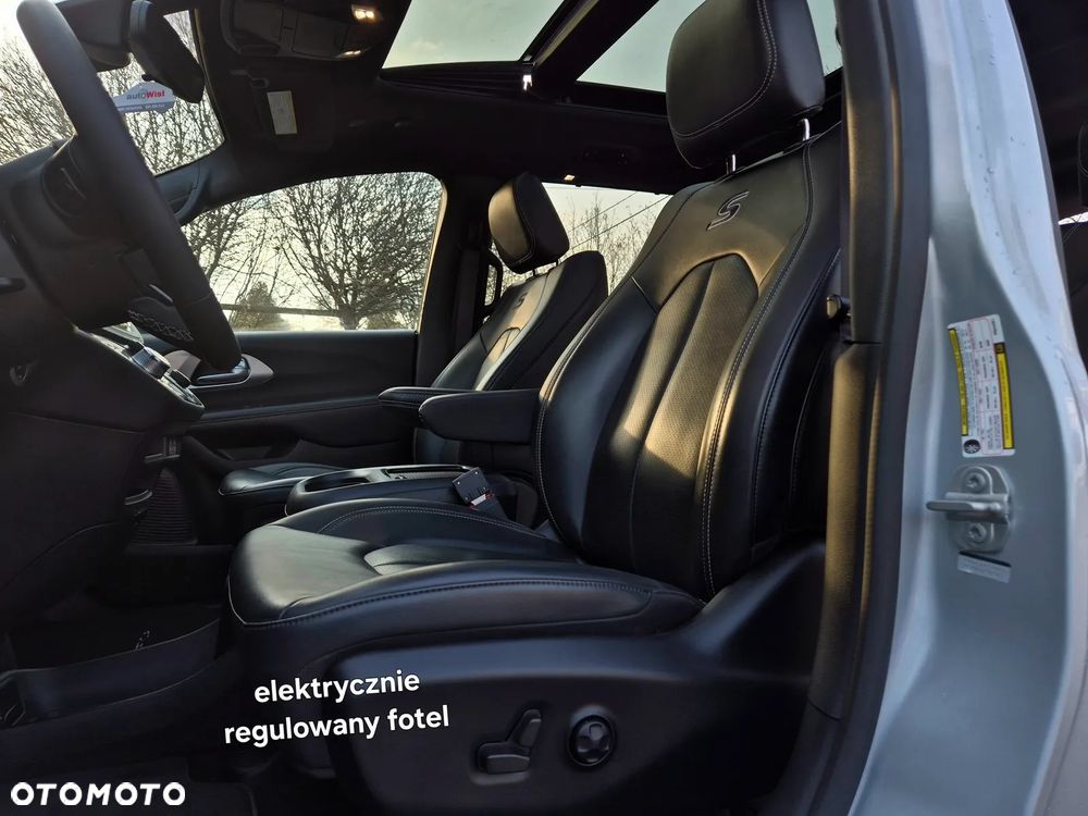 Chrysler Pacifica - 18