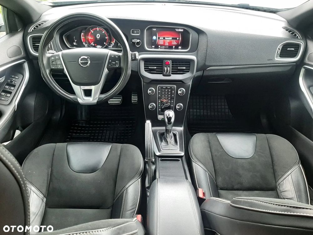 Volvo V40 D3 Geartronic RDesign - 25