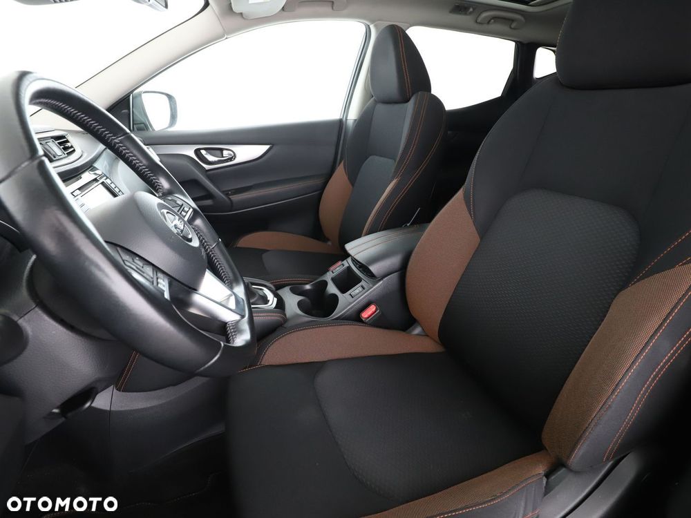 Nissan Qashqai - 11