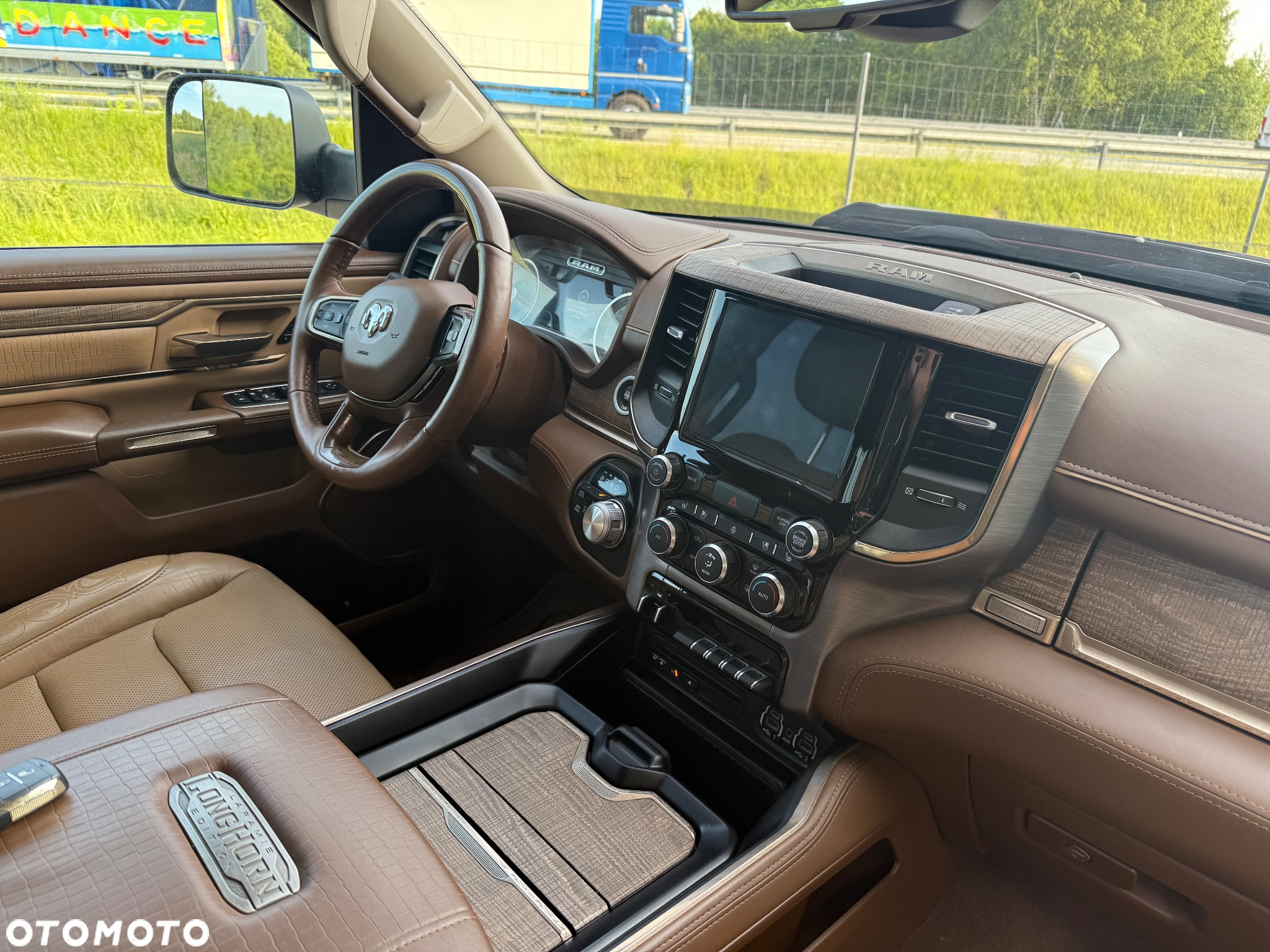 Dodge RAM 1500 5.7 4x4 - 18