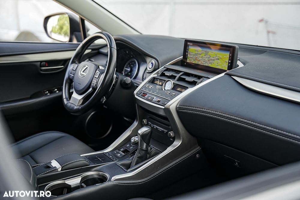 Lexus Seria NX - 17