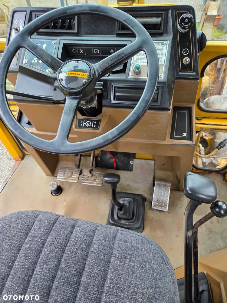 Caterpillar CAT 428B - 20