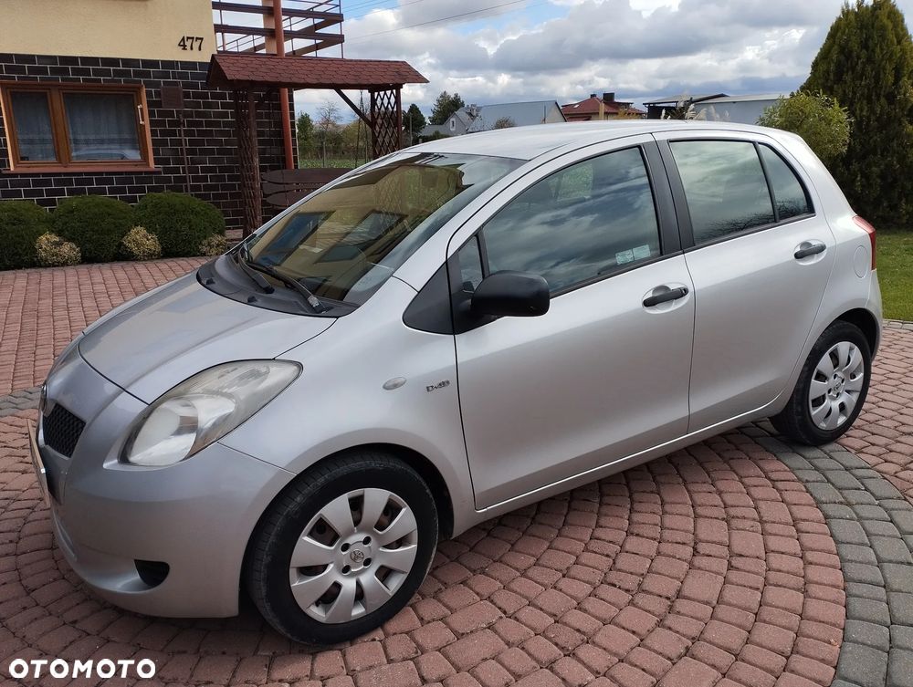 Toyota Yaris - 4