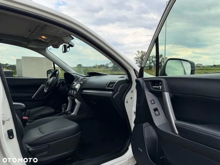 Subaru Forester 2.0 XT Platinum Lineartronic - 12