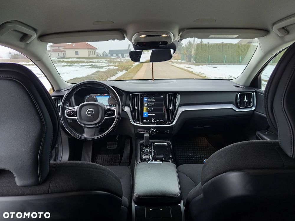 Volvo V60 T6 AWD Twin Engine Geartronic Momentum Pro - 25