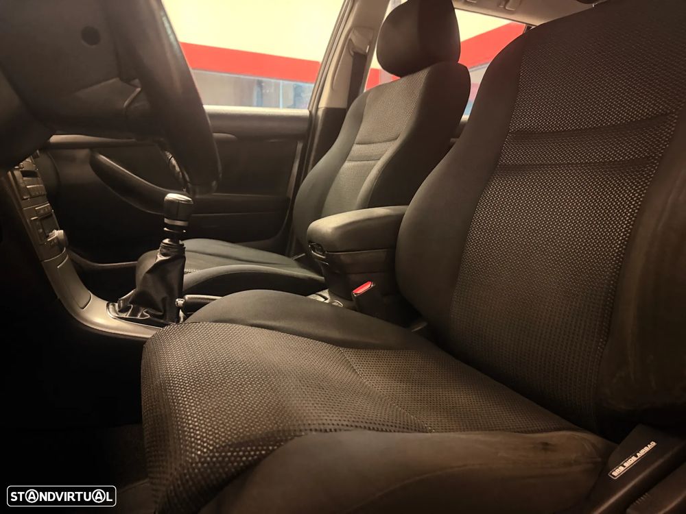 Toyota Avensis SW 2.0 D-4D Sol - 6