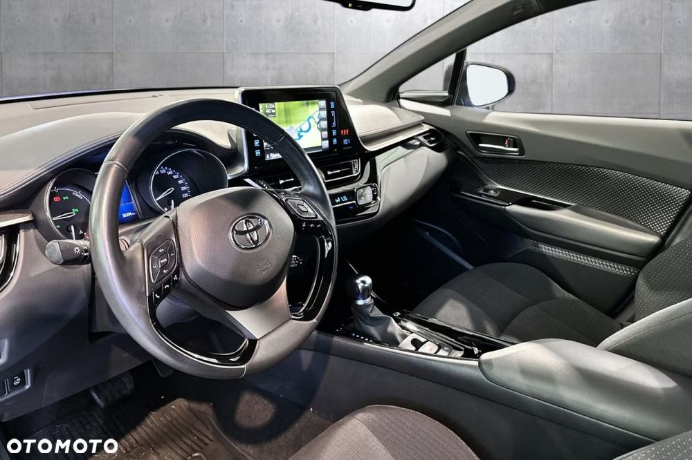 Toyota C-HR Lounge - 11
