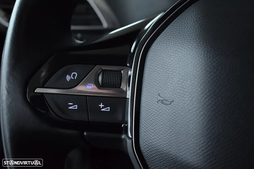 Peugeot 3008 1.5 BlueHDi Active - 11