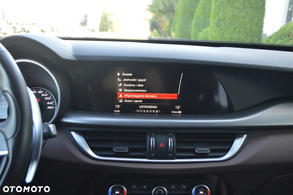 Alfa Romeo Stelvio - 24
