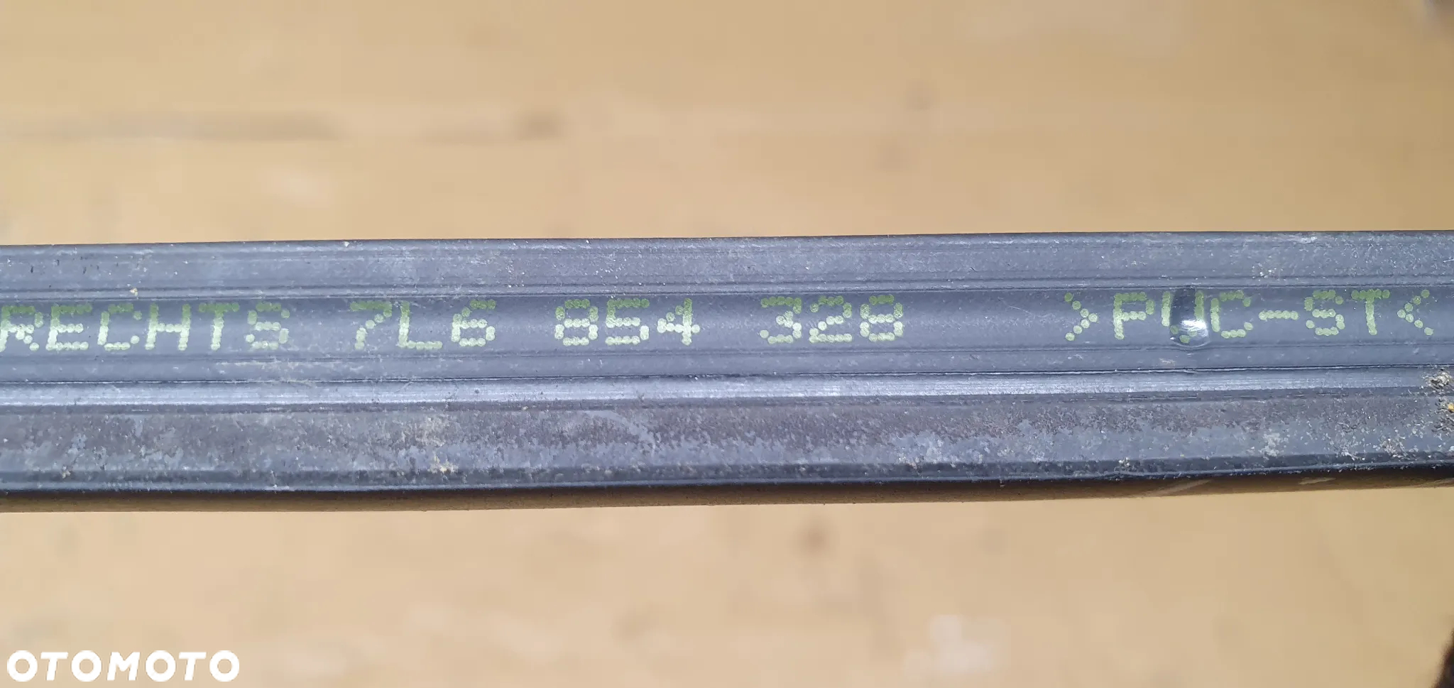 Listwa szyby czołowej prawy przód VW Touareg 7L6854328 - 4