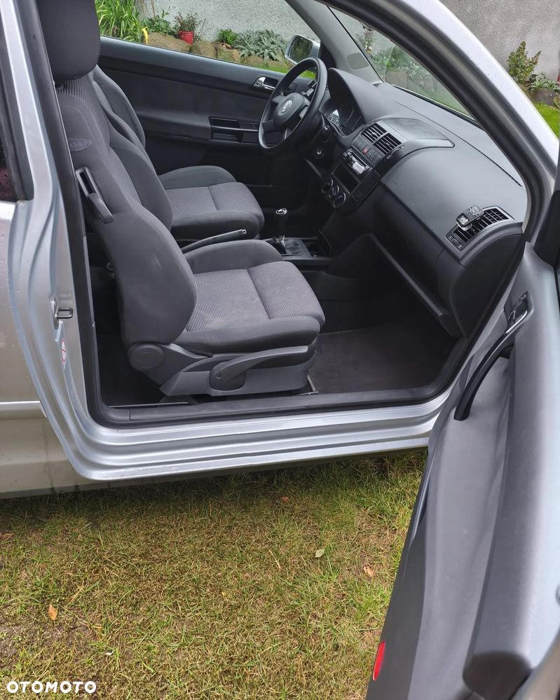 Volkswagen Polo 1.4 FSI - 2