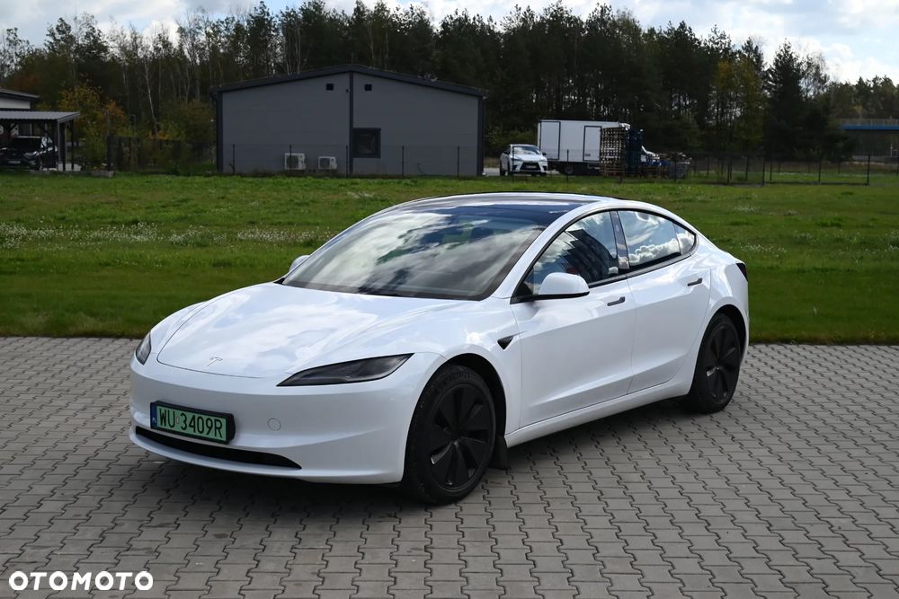 Tesla Model 3 - 1