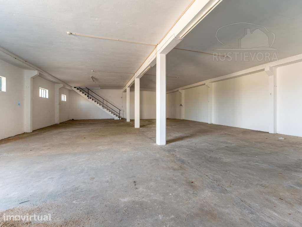 Quinta com armazém de 2 pisos - Grande imagem: 5/42