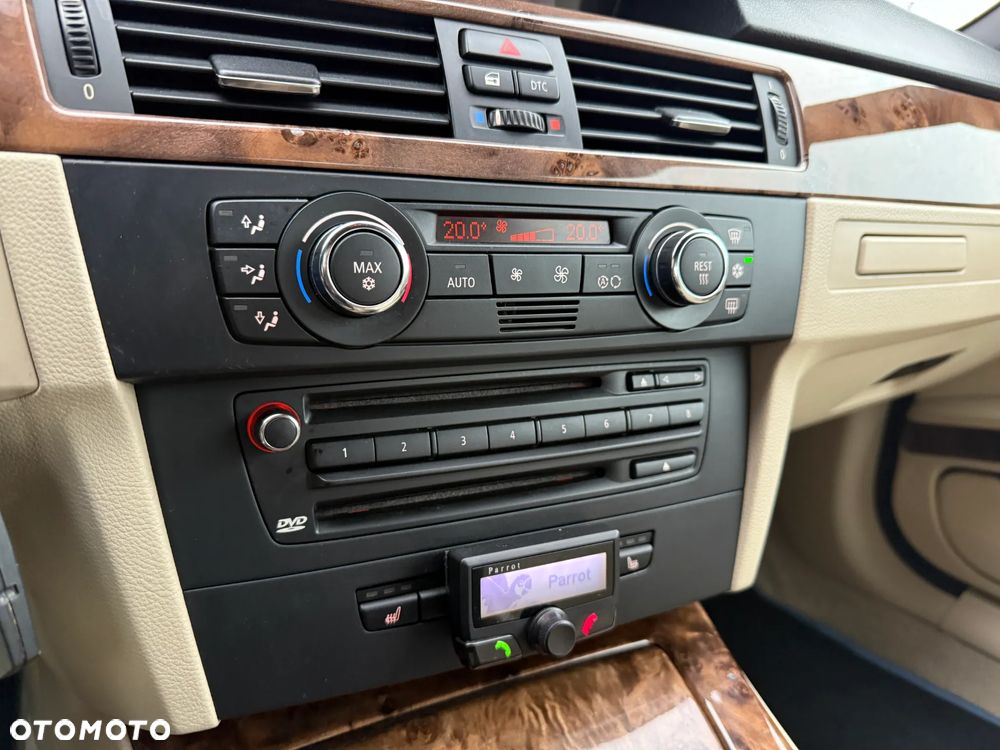 BMW Seria 3 325i Edition Exclusive - 30