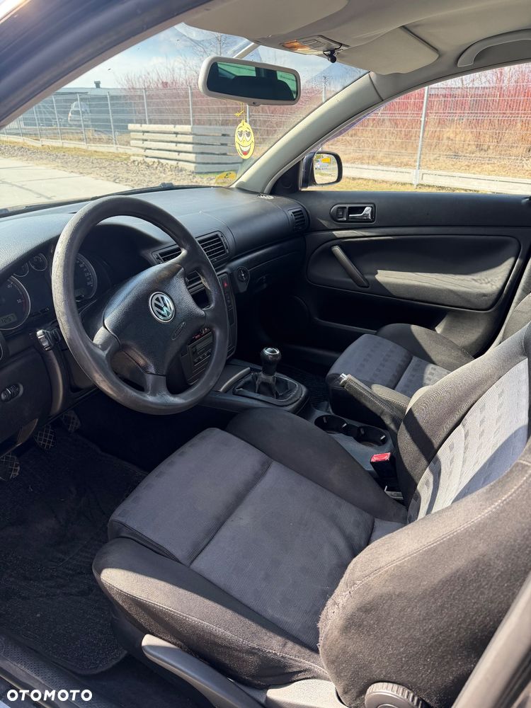 Volkswagen Passat 1.9 TDI Comfortline - 13