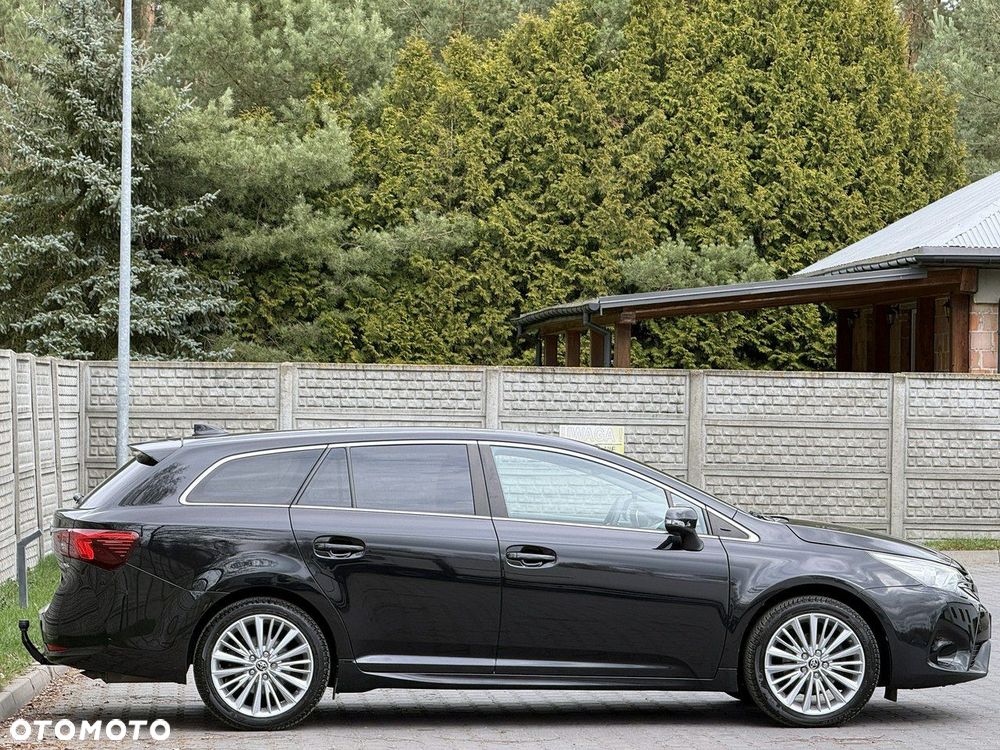 Toyota Avensis 1.8 Premium - 35