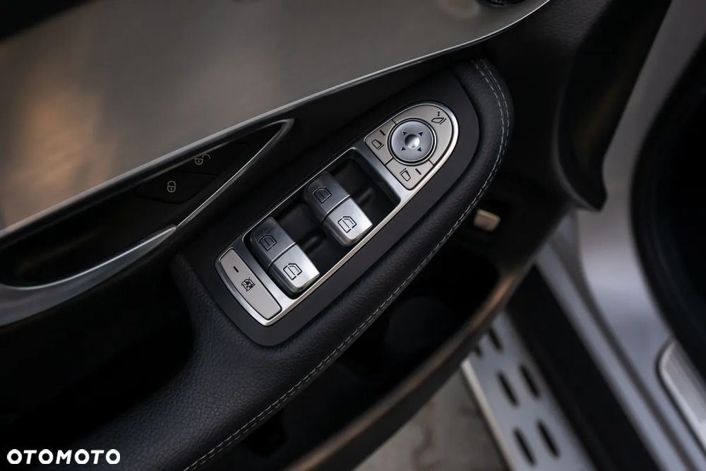 Mercedes-Benz GLC 250 d 4Matic 9G-TRONIC AMG Line - 37