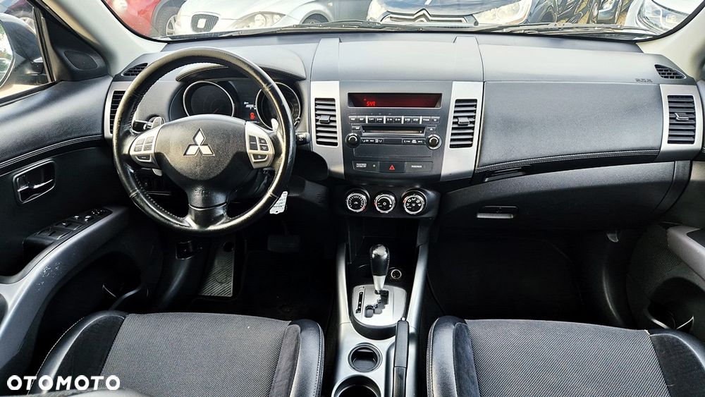Mitsubishi Outlander 2.0 Intense 2WD EU5 CVT - 33