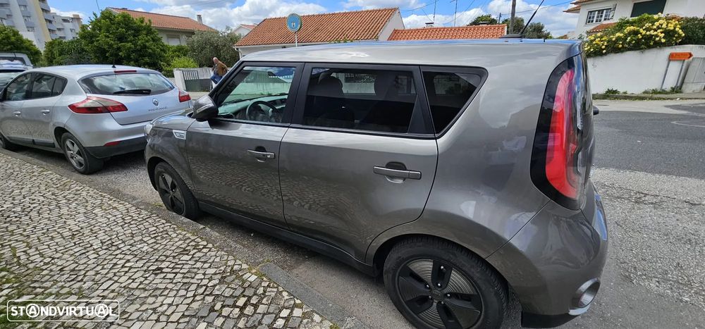 Kia e-Soul EV - 4