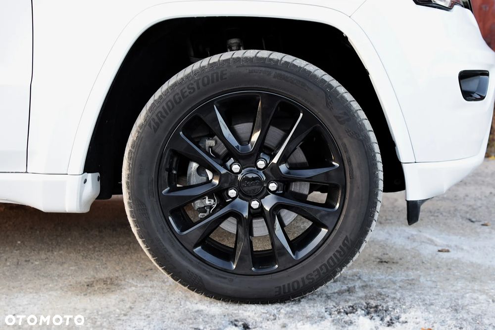 Jeep Grand Cherokee - 40